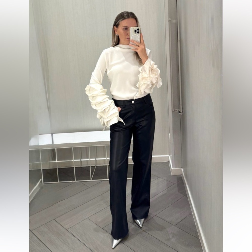 New H&M Ruffle Sleeved Blouse - Picture 5 of 11